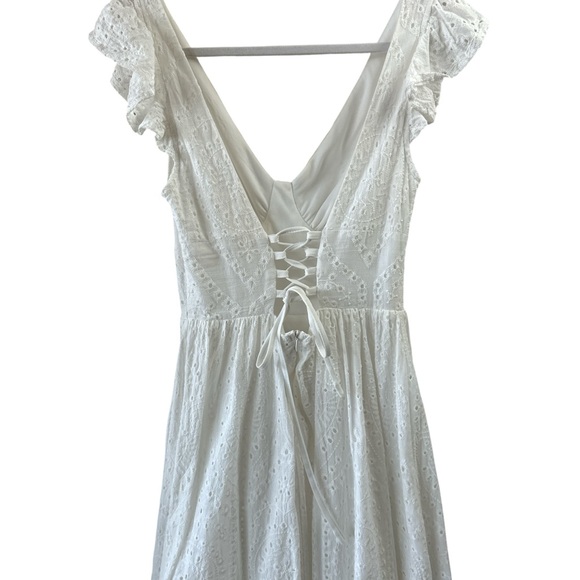 Elegant White Maxi Dress - Picture 4 of 6